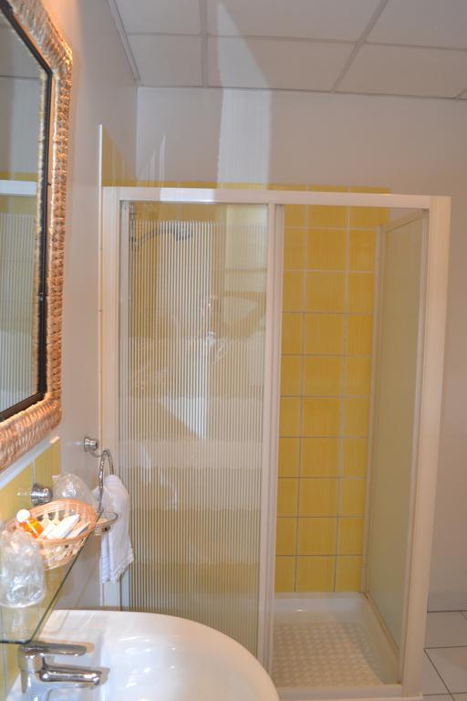 Hotel De France Libourne Phòng bức ảnh